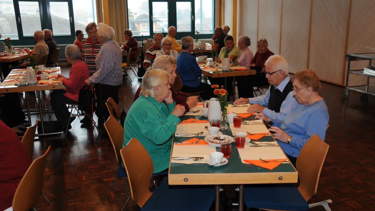 Seniorenmittagessen (Foto: F. Weber) Seniorenmittagessen (Foto: F. Weber)